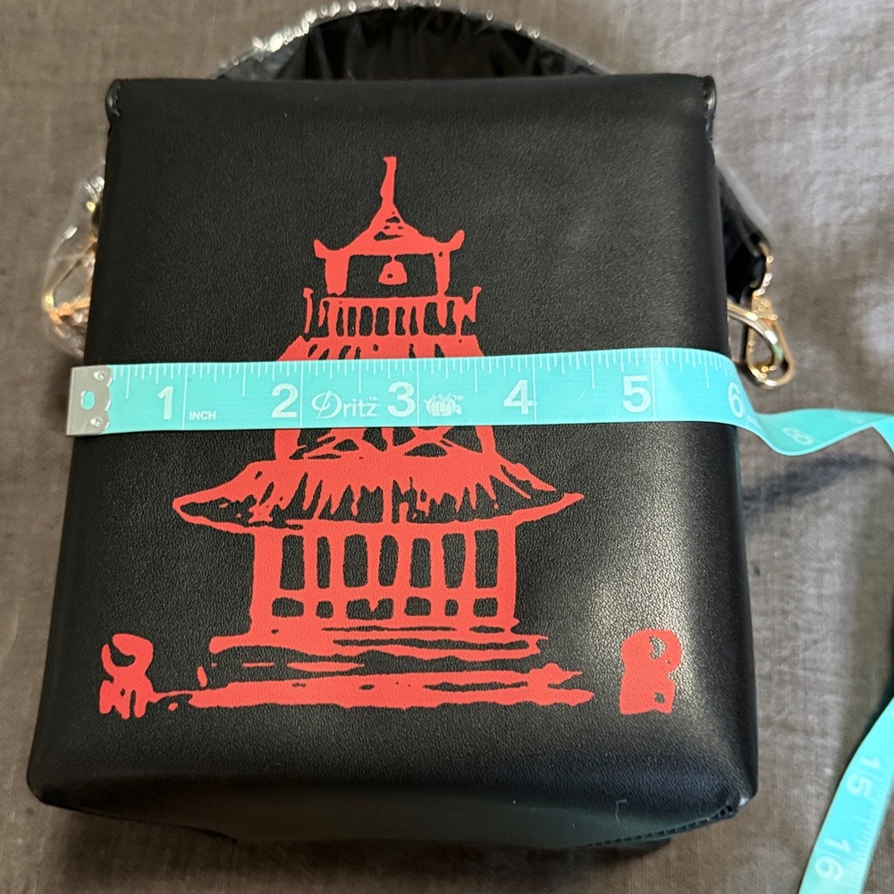 Black and Red Pagoda Design Women's Bag